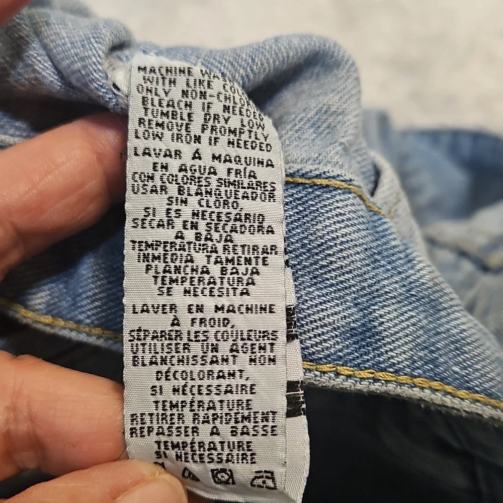 Young Hearts Run Free Women's Distressed Light Wash Denim Jean Jacket - Picture 8 of 8